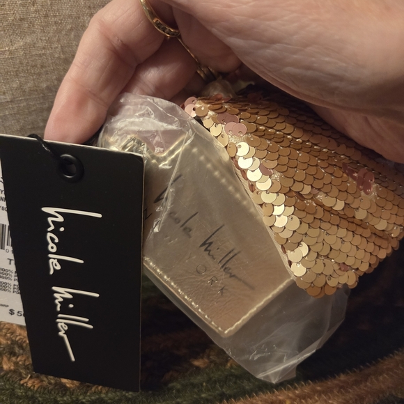 NWT Nicole Miller Gold Sequin Crossbody Bag - Picture 4 of 5